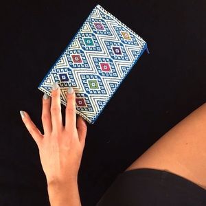 Beautiful Embroidered Cosmetic Bag 🌙